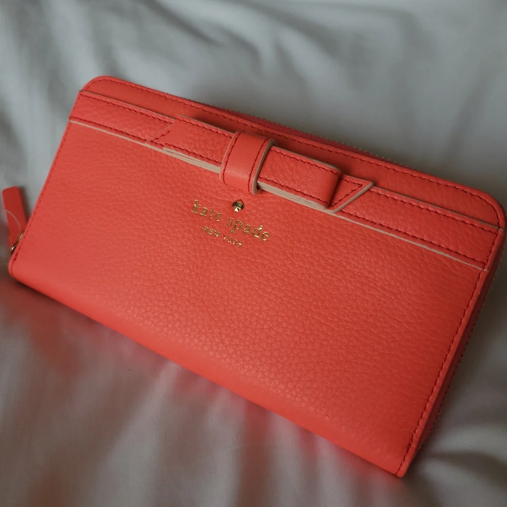 Kate Spade ♠️  Wallet - Picture 2 of 7